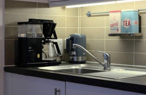 South Acton Apartment | Mallard Suite with Fast City Links | DucklingStays