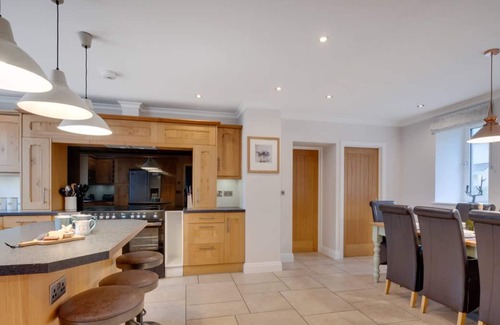 Crynant House | Malt Hall in the beautiful Swansea