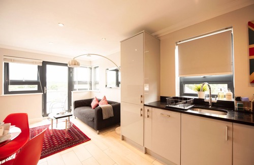 Reading Apartment | Malthouse Court -Superior 2-Bed Penthouse wBalcony