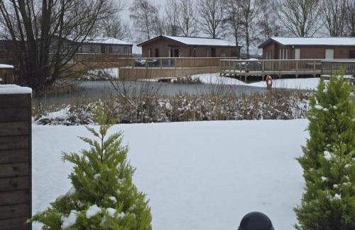 Malton House | Malton 2-Bed Lodge Sleeps 4 Pet Friendly