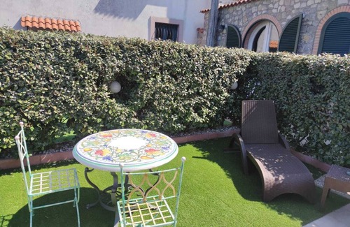 Monte Chiaro Villa | Mami Luroviga