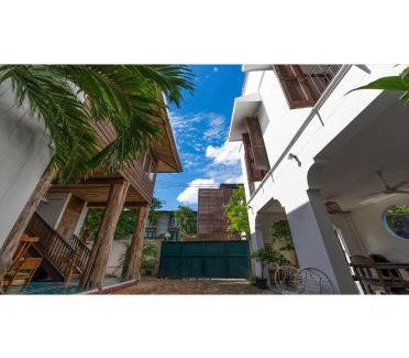 Old City Villa | Mammoth Art Studio Pool villa in old city