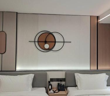 Nong Chaeng Hotel | man tony hotel