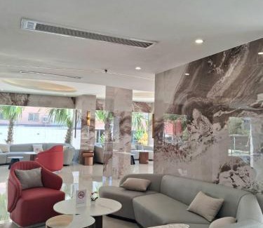 Nong Chaeng Hotel | man tony hotel