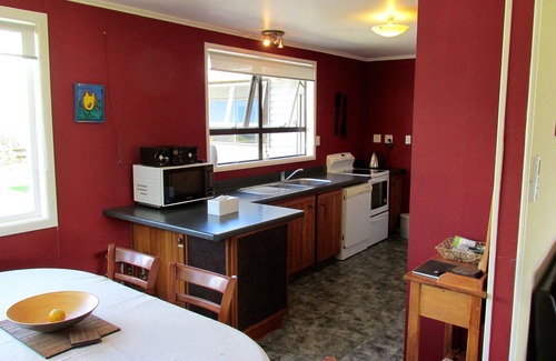 One Tree Point Cottage | Manaia View Bach - One Tree Point Bach