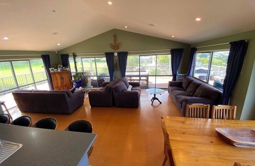 Kairakau House | Mananui House Kairakau Beach