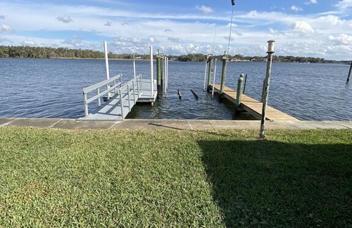 Crystal River House | Manatee Manor-Big beautiful Crystal River ranch home on main river w/ pool
