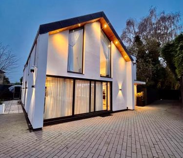 Trafford Villa | Manchester's hidden gem