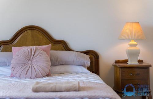 Mandurah House | Mandurah Overlooking The Marina