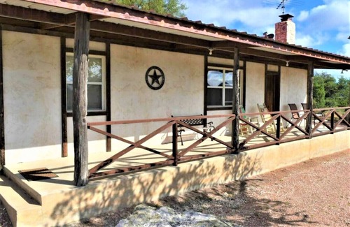Doss House | Maner Lodge getaway, views from 1 of highest elevation pts, BBQ, 30min FBG