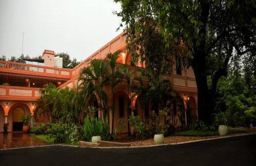 Pudukuppam Hotel | Mango Hill La Serene Puducherry