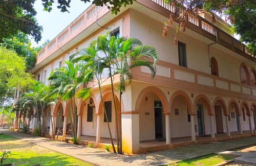 Pudukuppam Hotel | Mango Hill La Serene Puducherry