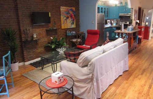 Central Park North Apartment | Manhattan Gem! Walk to University/Apollo Theatre/Rest/Shop. Mins to Subway. WiFi