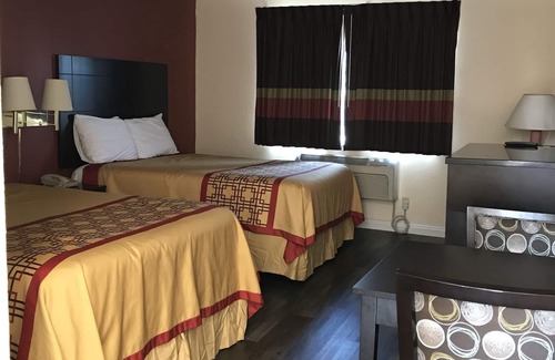 Tree Section Hotel | Manhattan Inn & Suites - LAX
