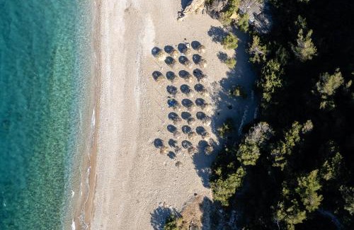 Linoperamata Villa | Manificus Villas, with Heated Pool, By ThinkVilla