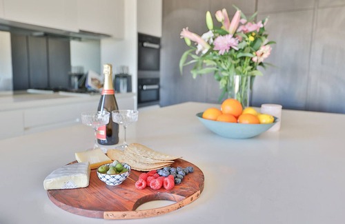 Queenscliff Apartment | Manly Seabreeze Escape - Newly renovated!