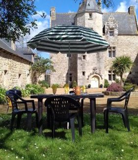 Plouagat House | Manoir de Fornebello 16e siècle - Gites avec piscine