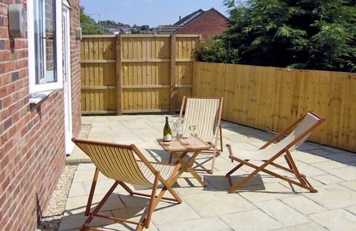 Ludwel Cottage | MANOR COTTAGE, pet friendly, with a garden in Ludlow