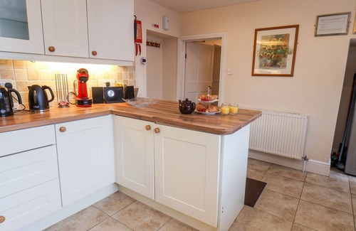 Reighton House | MANOR FARMHOUSE, pet friendly, character holiday cottage in Filey