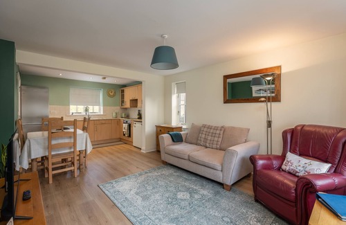 Potter Brompton Cottage | Manor Rise - a holiday cottage that sleeps 4 guests in 2 bedrooms