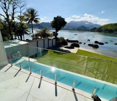 Ponta do Sape House | mansão pé na areia Angra