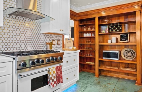 Elmwood House | Mansion BEST luxury family home Berkeley Event Space