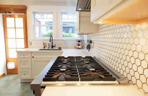 Elmwood House | Mansion BEST luxury family home Berkeley Event Space