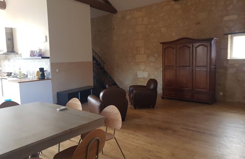 Ambares-et-Lagrave House | mansion.