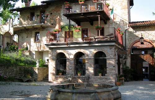 Bastia Mondovi Villa | Mansion in Langhe Hills with Pool