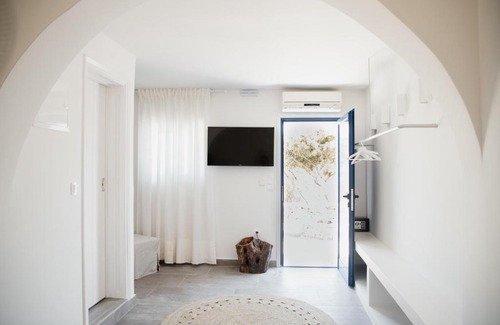 Ios Hotel | Manthos Place 2