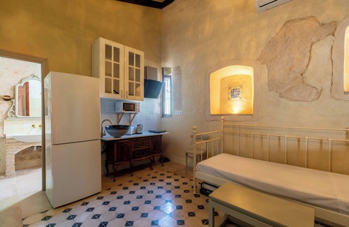 Cantillana Apartment | Mantonera Fernández Olavarrieta 5