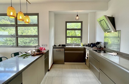 Punaauia Condo | Manuia luxury apartment - Tahiti, Punaauia -Wi-Fi/Netflix/pool & gym