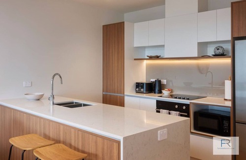 Onehunga Apartment | Manukau Harbour Views
