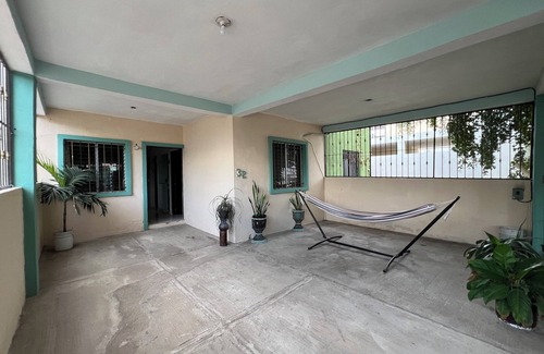 Manzanillo House | Manzanillo Cozy Stay - Central Location, 10 Mins to the Beach