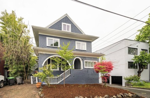Kitsilano Hotel | Maple beach house Garden suite