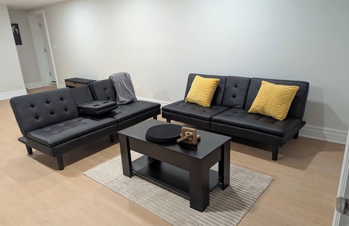 Riverside House | Maple & Chill - Stay ‘eh’-mazing! Near border, EV charge & all things Windsor-y!
