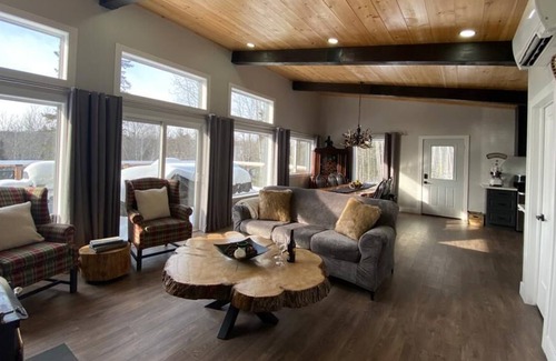 Madawaska Valley Cottage | Maple Ridge Modern Cottage