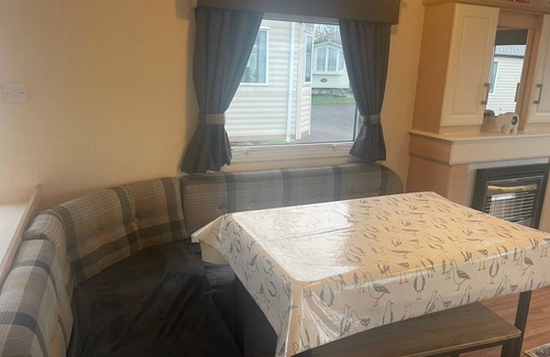 Porthcawl House | Maples 126 - 3 Bedroom Caravan at Trecco Bay Holiday Park, Porthcawl