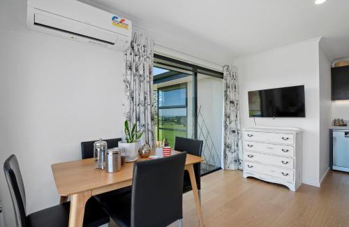 Redwood Valley House | Mapua View - Mapua Holiday Unit