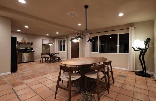 Panorama Heights Cottage | @ Marbella Lane - Moon Designer Home Close to Jtnp