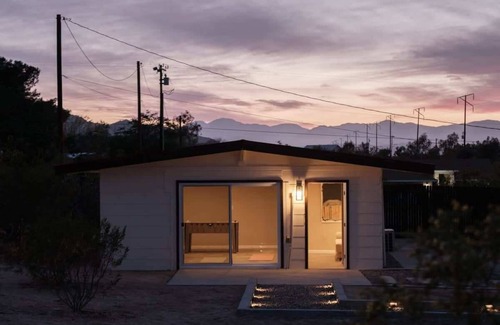 Panorama Heights Cottage | @ Marbella Lane - Moon Designer Home Close to Jtnp