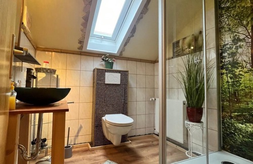Marburg Apartment | Marburg apartment spacious Lukas in a quiet location on the edge of the forest with conservatory