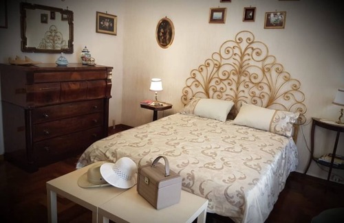 Naples City Centre House | Marchese: an ancient Neapolitan house