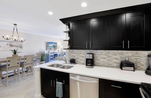 Marco Island Condo | Marco Island - South Seas :2-Bedroom/2-Bath Condo.
