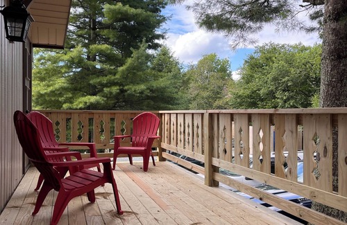 Beech Mountain Ski Chalet | Mariah Skiways Chalet Condo on Carolina Caribbean Slope w/Magic Carpet ski lift!
