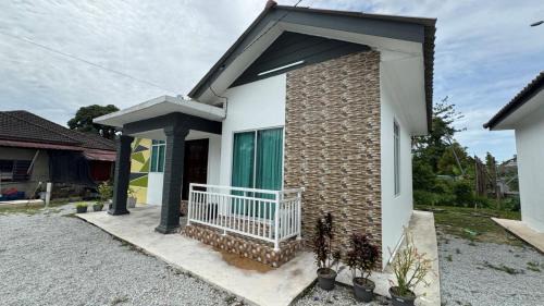 Kampung Lampu House | Mariamz Homestay near jetty Perhentian Island