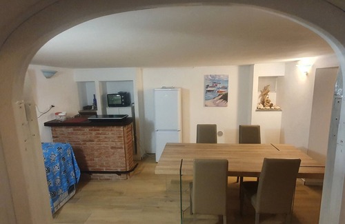Tragliatella Apartment | Marina di San Nicola holiday home with garden