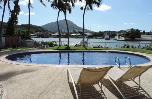 Portlock House | Marina front home with Makapuu Blue Swimming Pool.