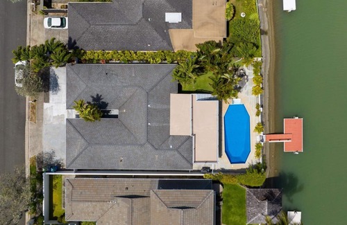 Portlock House | Marina front, private pool AND A/C! Available for Spring Break!