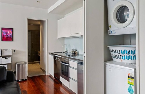 Auckland Central Business District Apartment | Marina Luxe Retreat | Carpark-Pool-Spa-Gym-Sauna